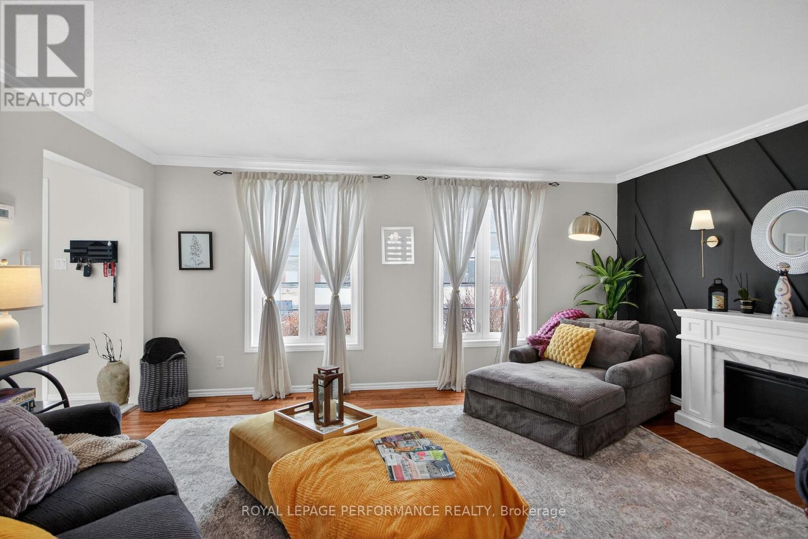 107 Dunlop Crescent, Russell, Ontario  K4R 1B3 - Photo 7 - X12971918