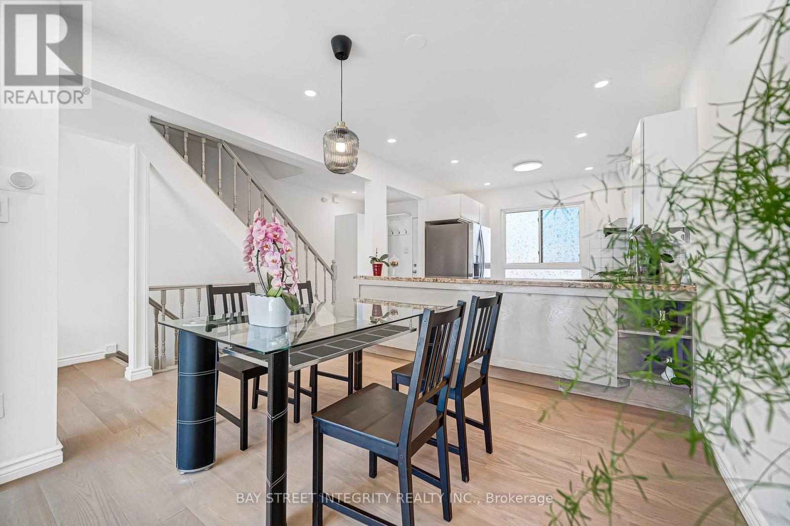 20 Elsa Vine Way, Toronto, Ontario  M2J 4H9 - Photo 10 - C12971456