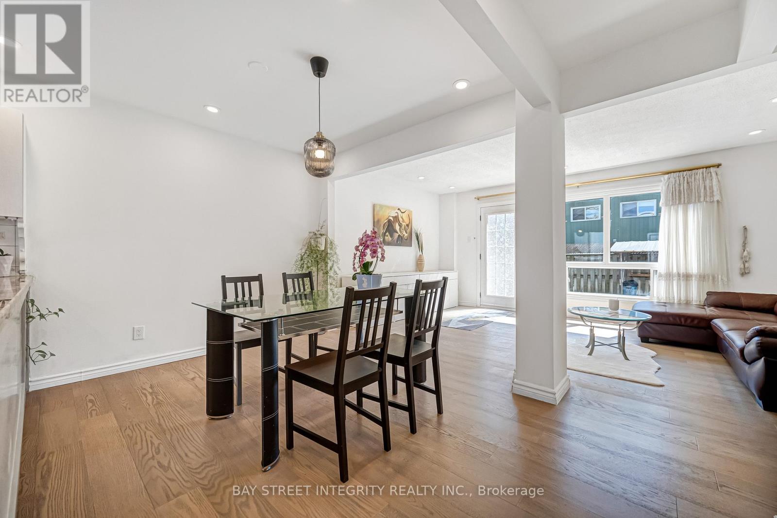 20 Elsa Vine Way, Toronto, Ontario  M2J 4H9 - Photo 13 - C12971456