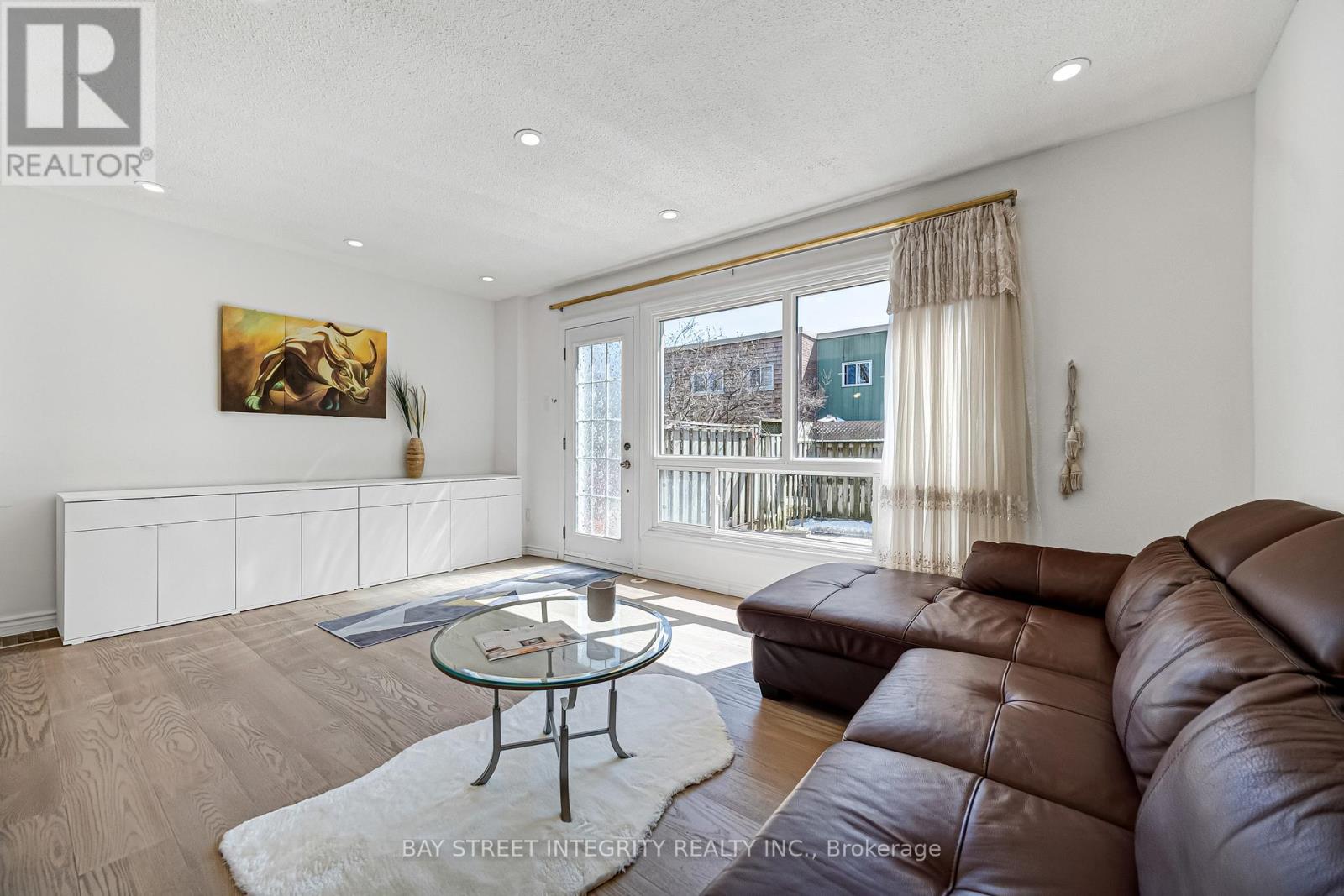 20 Elsa Vine Way, Toronto, Ontario  M2J 4H9 - Photo 15 - C12971456