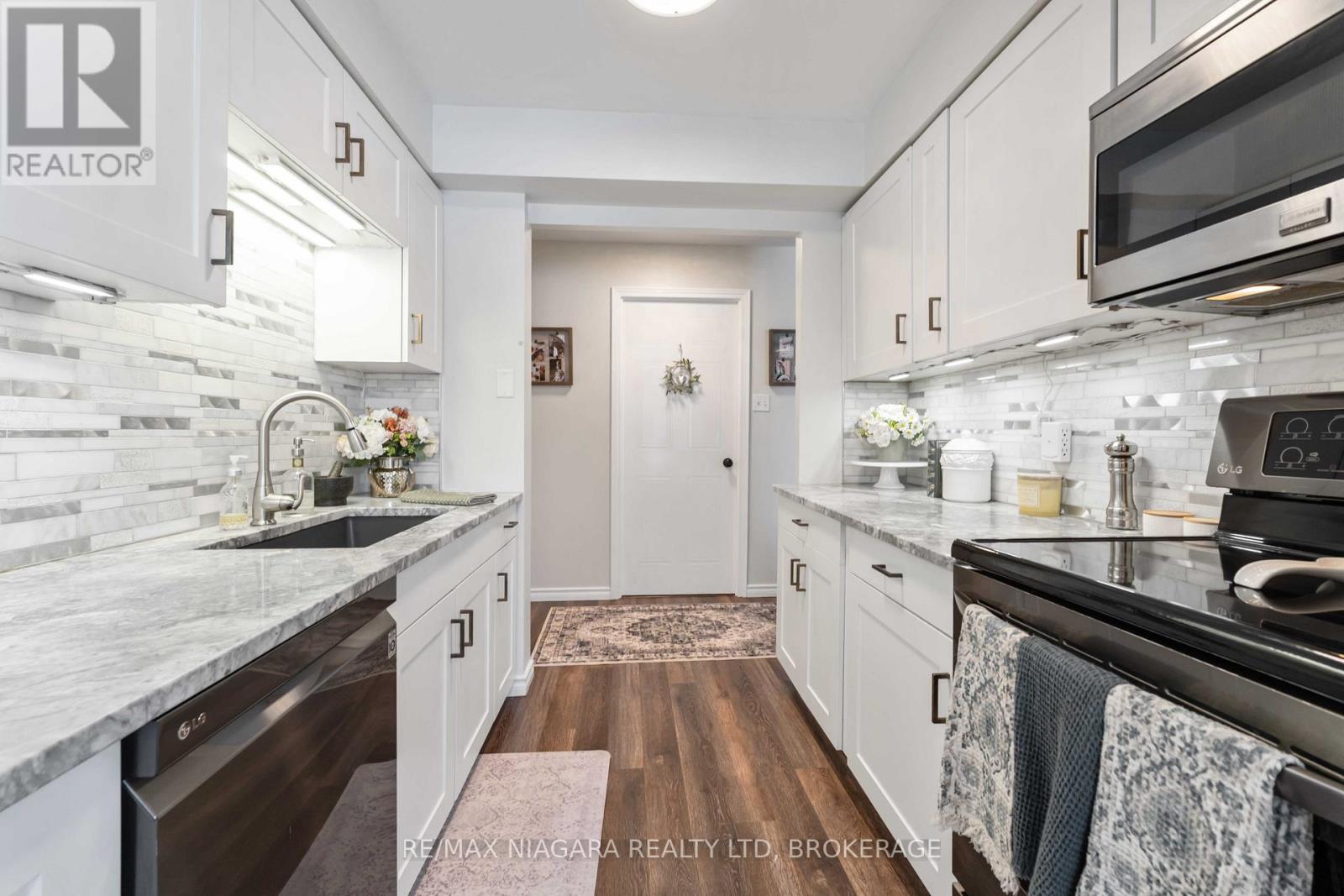 210 - 5100 Dorchester Road, Niagara Falls, Ontario  L2E 7H4 - Photo 10 - X12971764