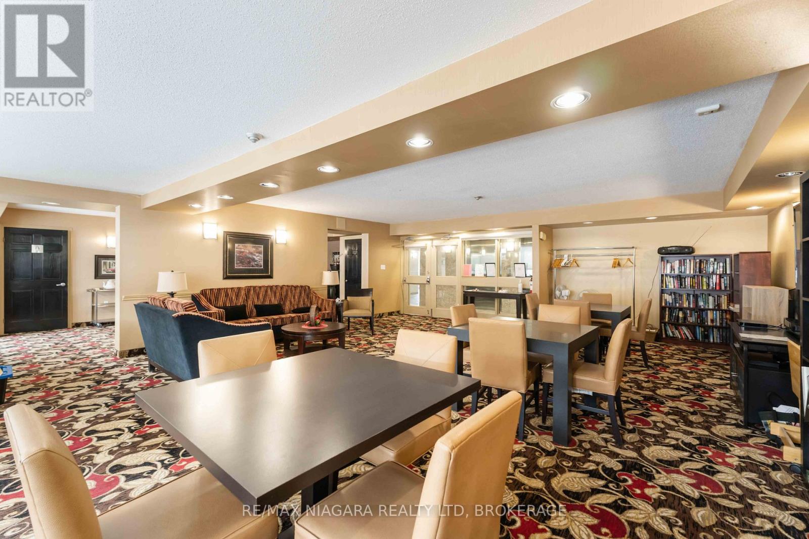 210 - 5100 Dorchester Road, Niagara Falls, Ontario  L2E 7H4 - Photo 19 - X12971764