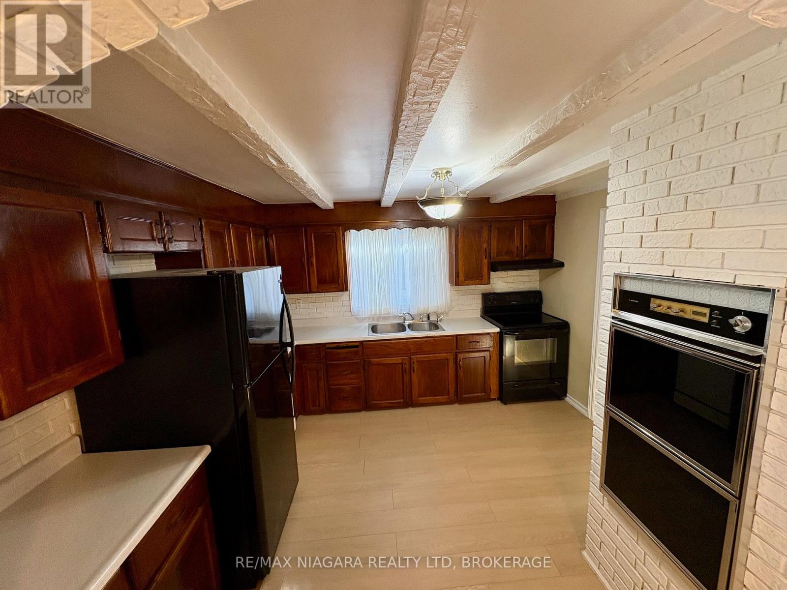 5371 Huron Street, Niagara Falls, Ontario  L2E 2K5 - Photo 10 - X12971828