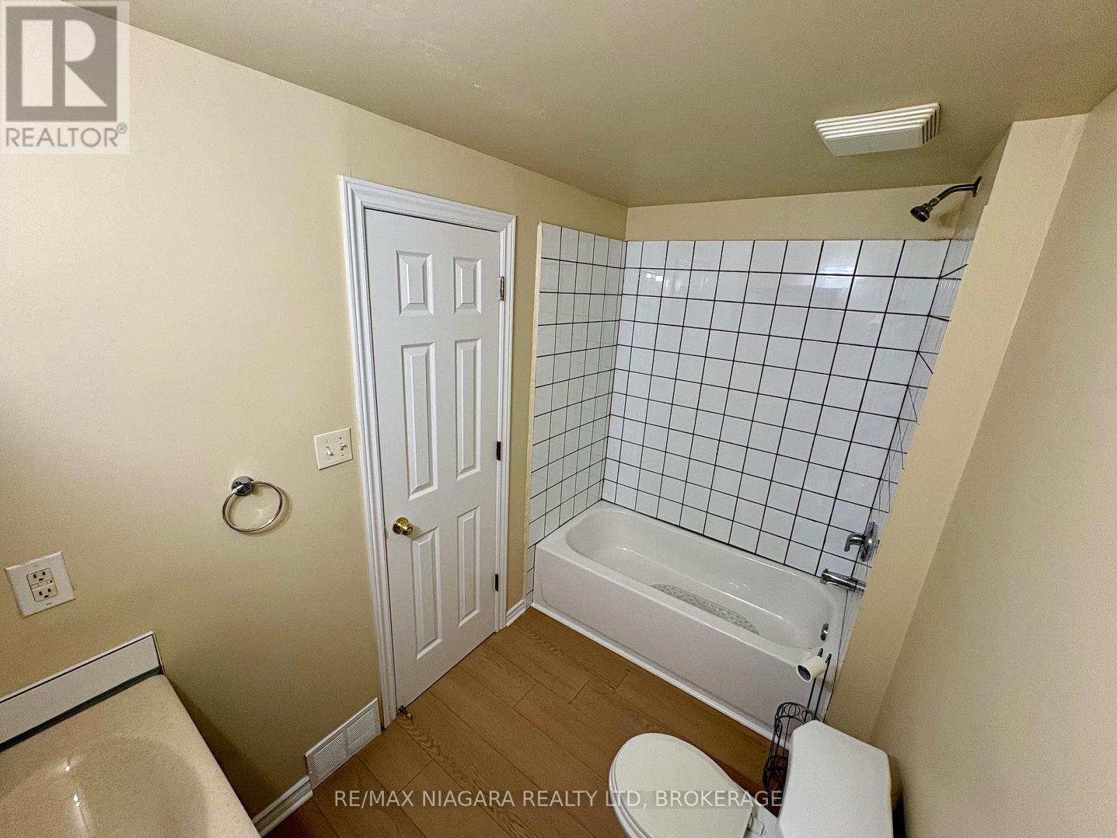 5371 Huron Street, Niagara Falls, Ontario  L2E 2K5 - Photo 8 - X12971828