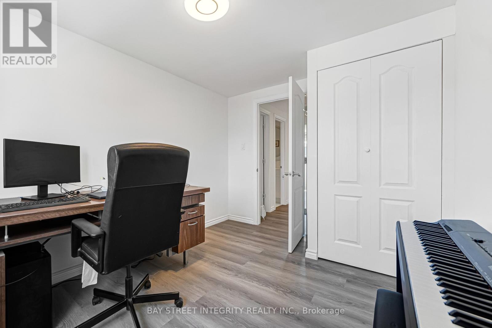 20 Elsa Vine Way, Toronto, Ontario  M2J 4H9 - Photo 33 - C12971456