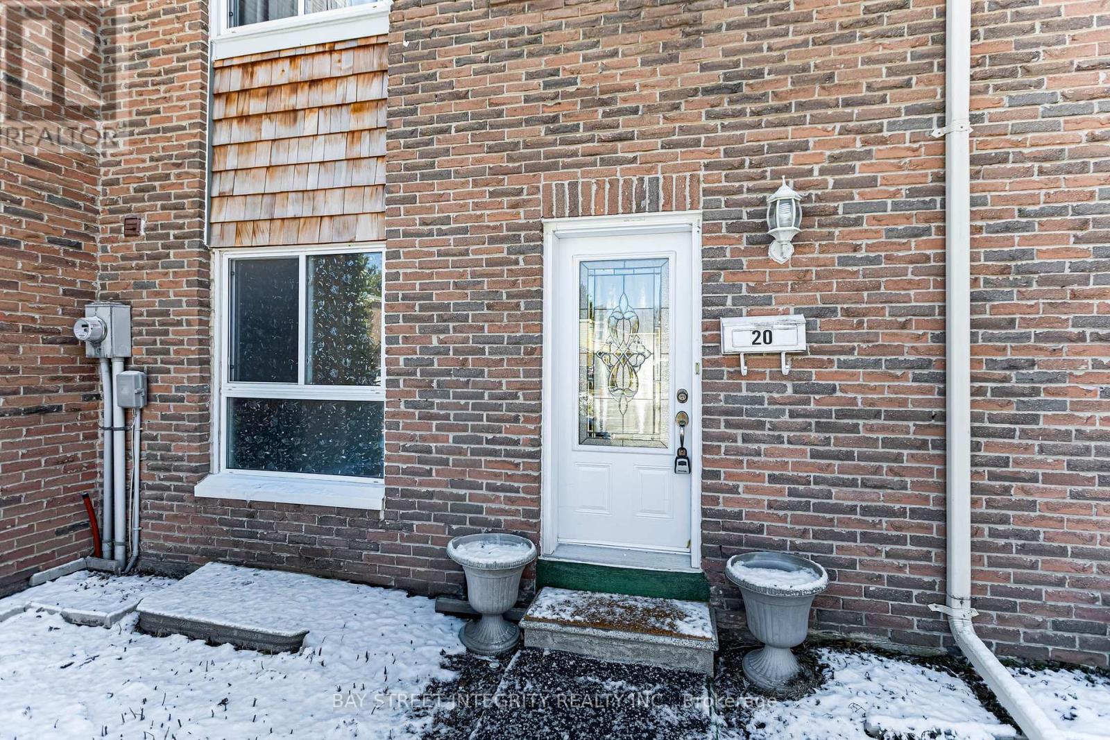 20 Elsa Vine Way, Toronto, Ontario  M2J 4H9 - Photo 4 - C12971456