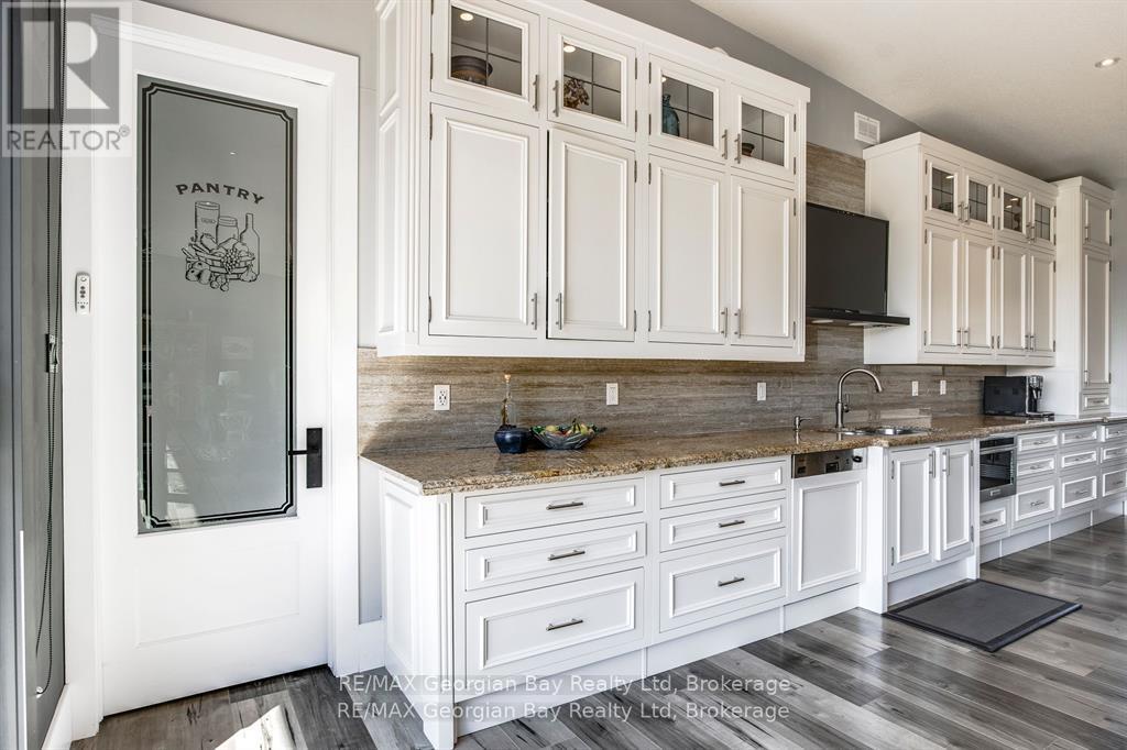 165 Wilson Road, Tiny, Ontario  L4R 4K4 - Photo 13 - S12971814