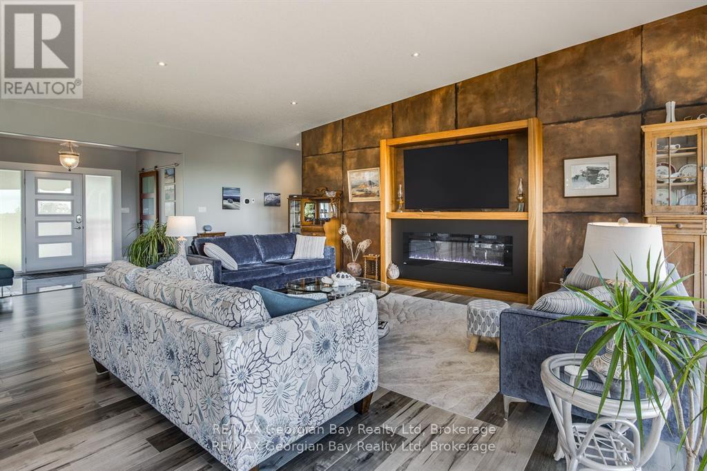 165 Wilson Road, Tiny, Ontario  L4R 4K4 - Photo 17 - S12971814