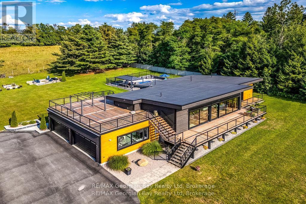 165 Wilson Road, Tiny, Ontario  L4R 4K4 - Photo 2 - S12971814