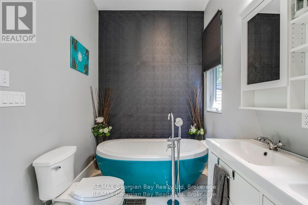 165 Wilson Road, Tiny, Ontario  L4R 4K4 - Photo 22 - S12971814