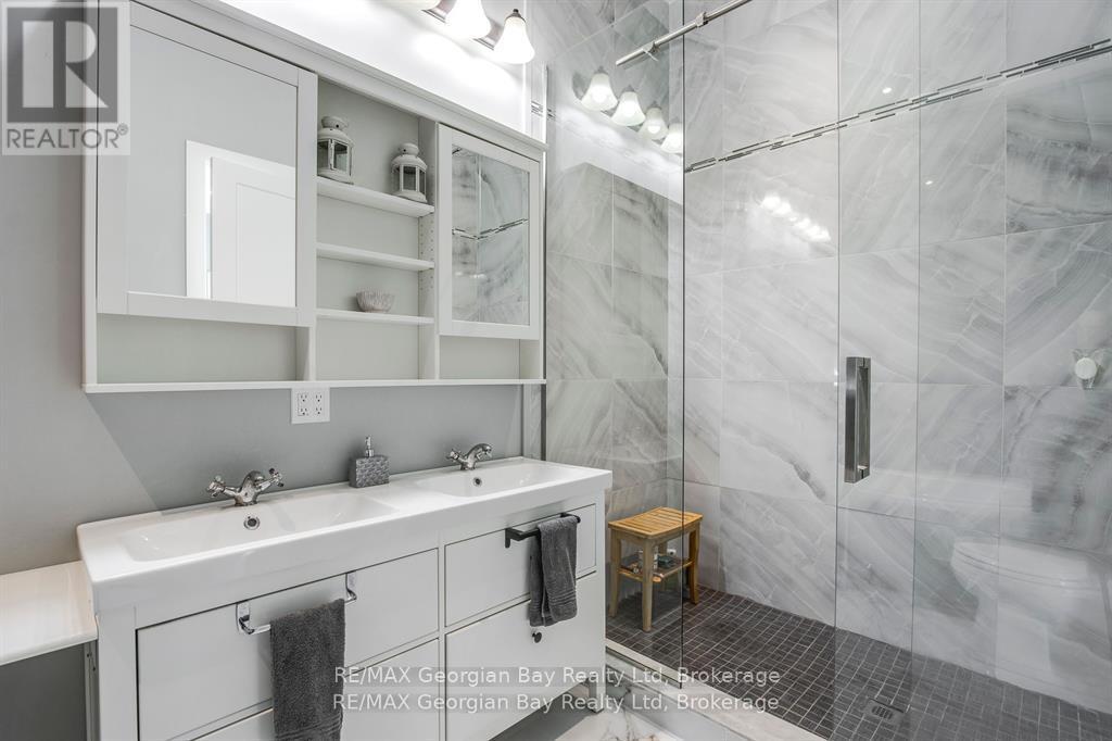 165 Wilson Road, Tiny, Ontario  L4R 4K4 - Photo 23 - S12971814