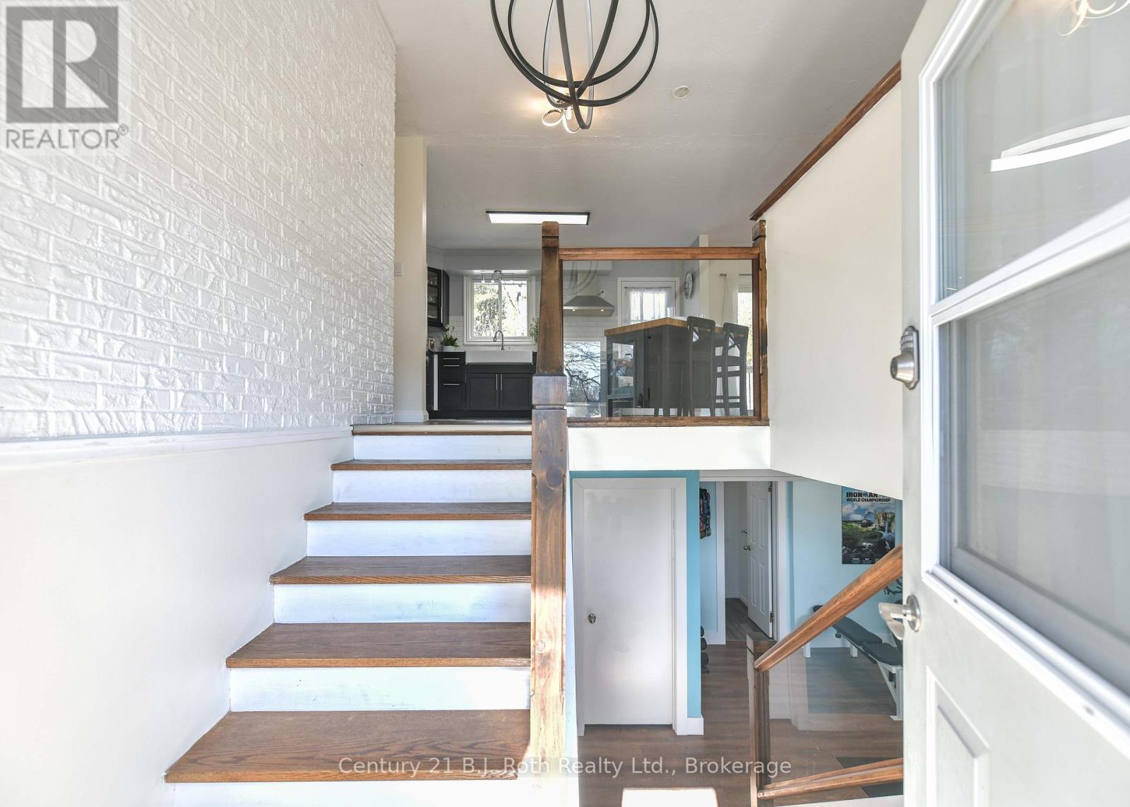 620 Pinedale Road, Gravenhurst (Muskoka (S)), Ontario  P1P 1L5 - Photo 2 - X12971920