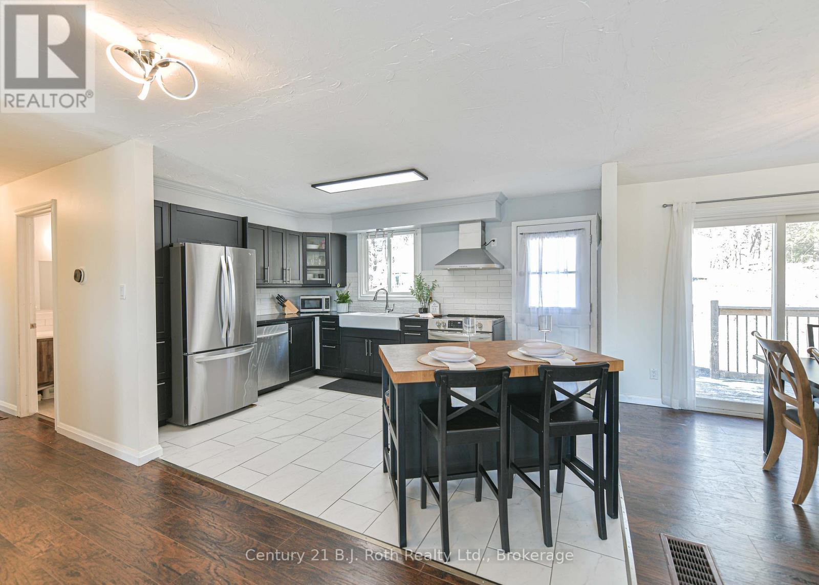 620 Pinedale Road, Gravenhurst (Muskoka (S)), Ontario  P1P 1L5 - Photo 3 - X12971920