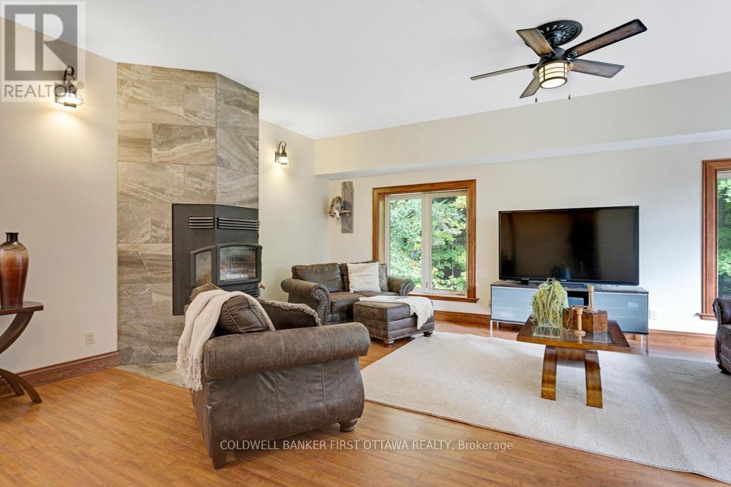 139 Sheil Drive, Drummond/north Elmsley, Ontario  K7H 0G7 - Photo 9 - X12442256