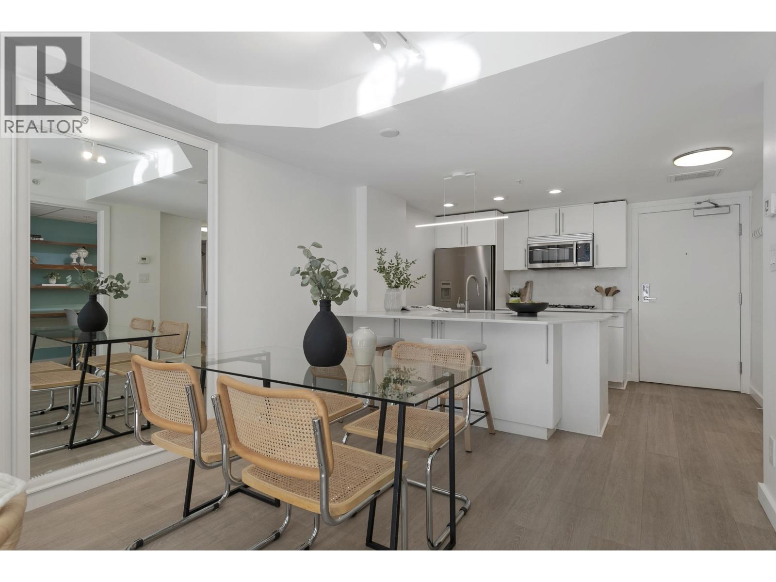 374 2080 W Broadway, Vancouver, British Columbia V6J 0C7 - Photo 9 - R3108363