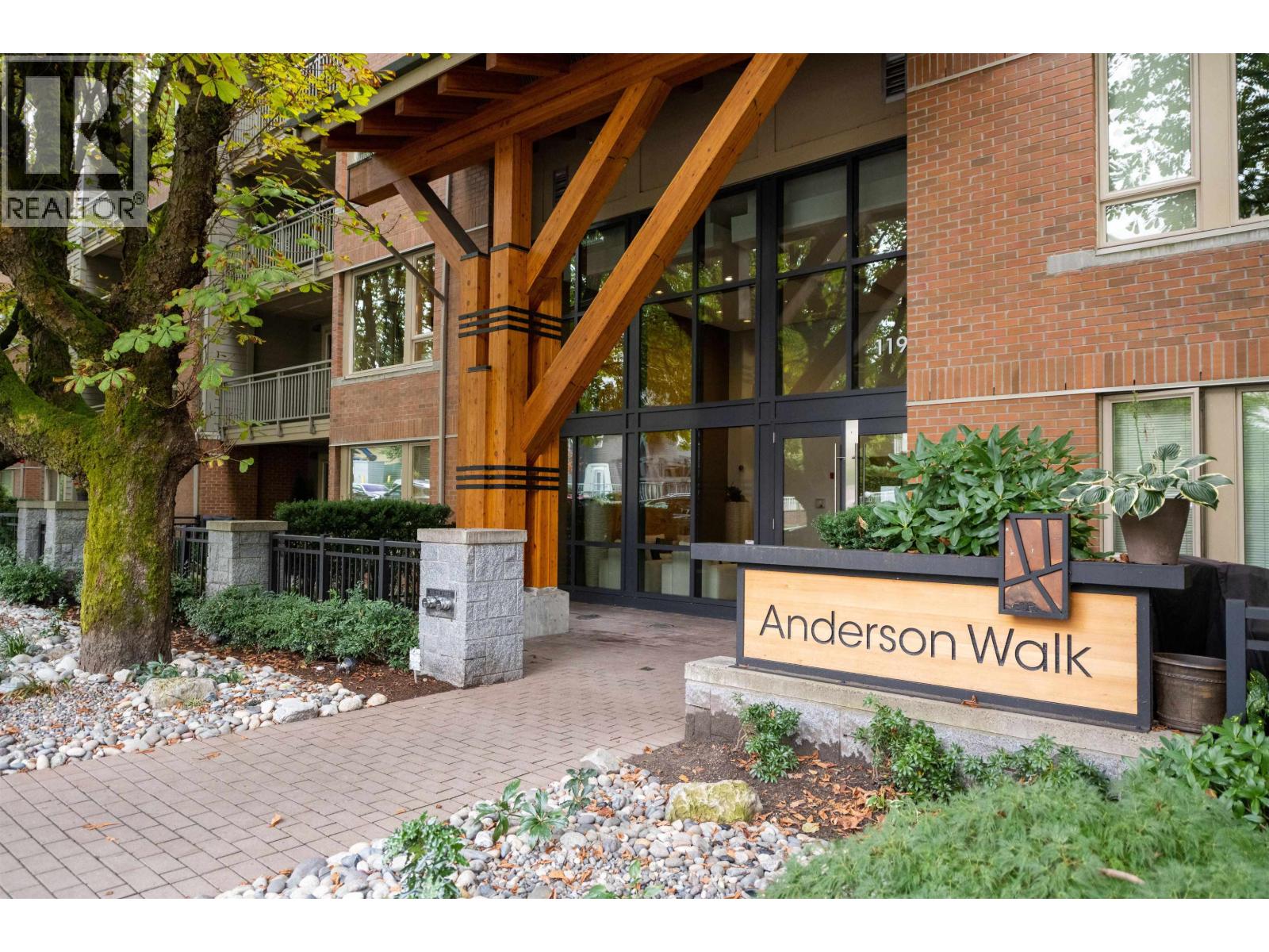 515 119 W 22nd Street, North Vancouver, British Columbia  V7M 0B4 - Photo 3 - R3108365