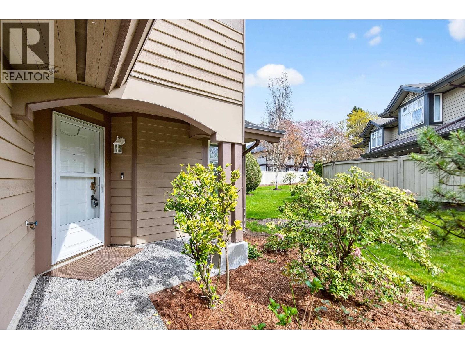 18 11737 236 Street, Maple Ridge, British Columbia V4R 2E5 - Photo 3 - R3108389