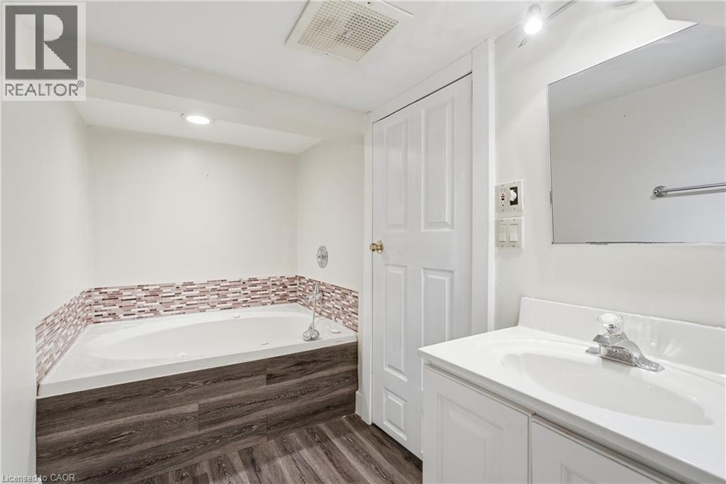 211 Rosedale Avenue, Hamilton, Ontario  L8K 4N6 - Photo 24 - 40817346