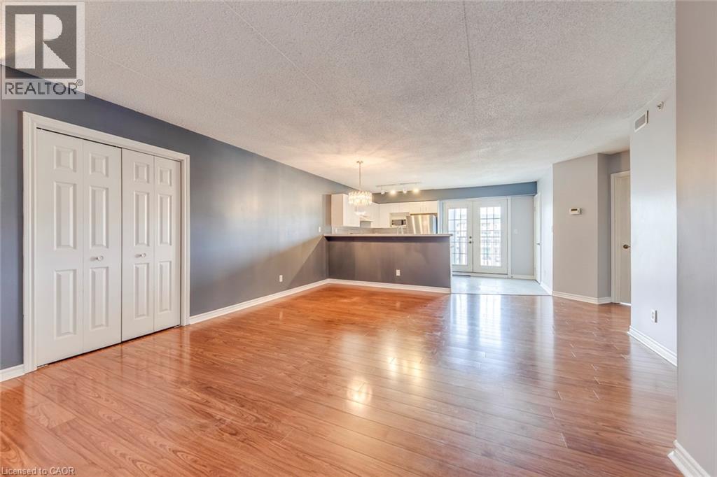 1411 Walker's Line Unit# 302, Burlington, Ontario  L7M 4P5 - Photo 5 - 40817838