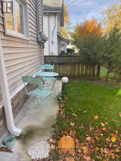 Unit #2 - Upper - 3717 Hibbard Street, Fort Erie, Ontario  L0S 1N0 - Photo 10 - X12826428