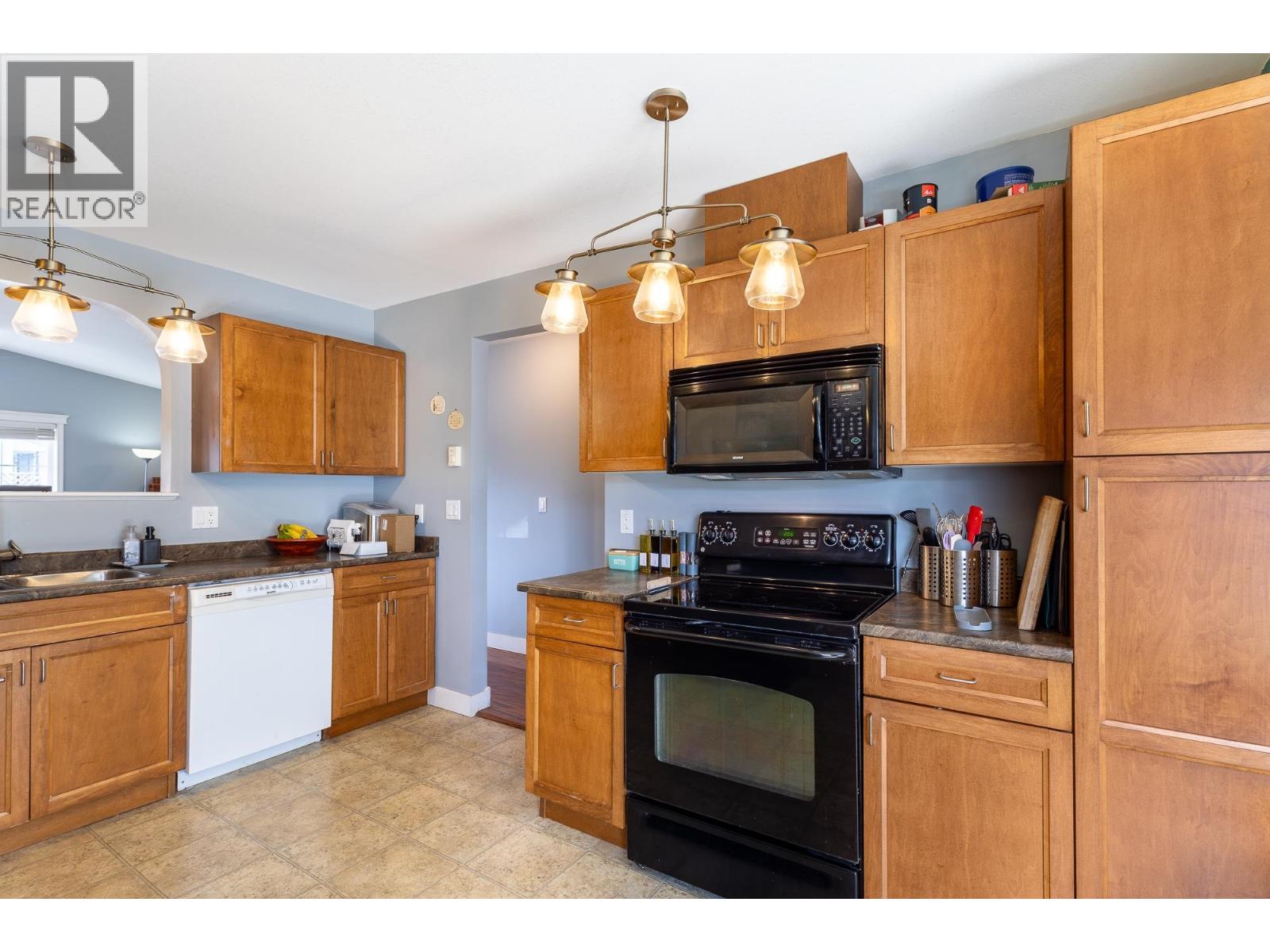 5708 Louise Way, Sechelt, British Columbia  V7Z 0N5 - Photo 10 - R3108374