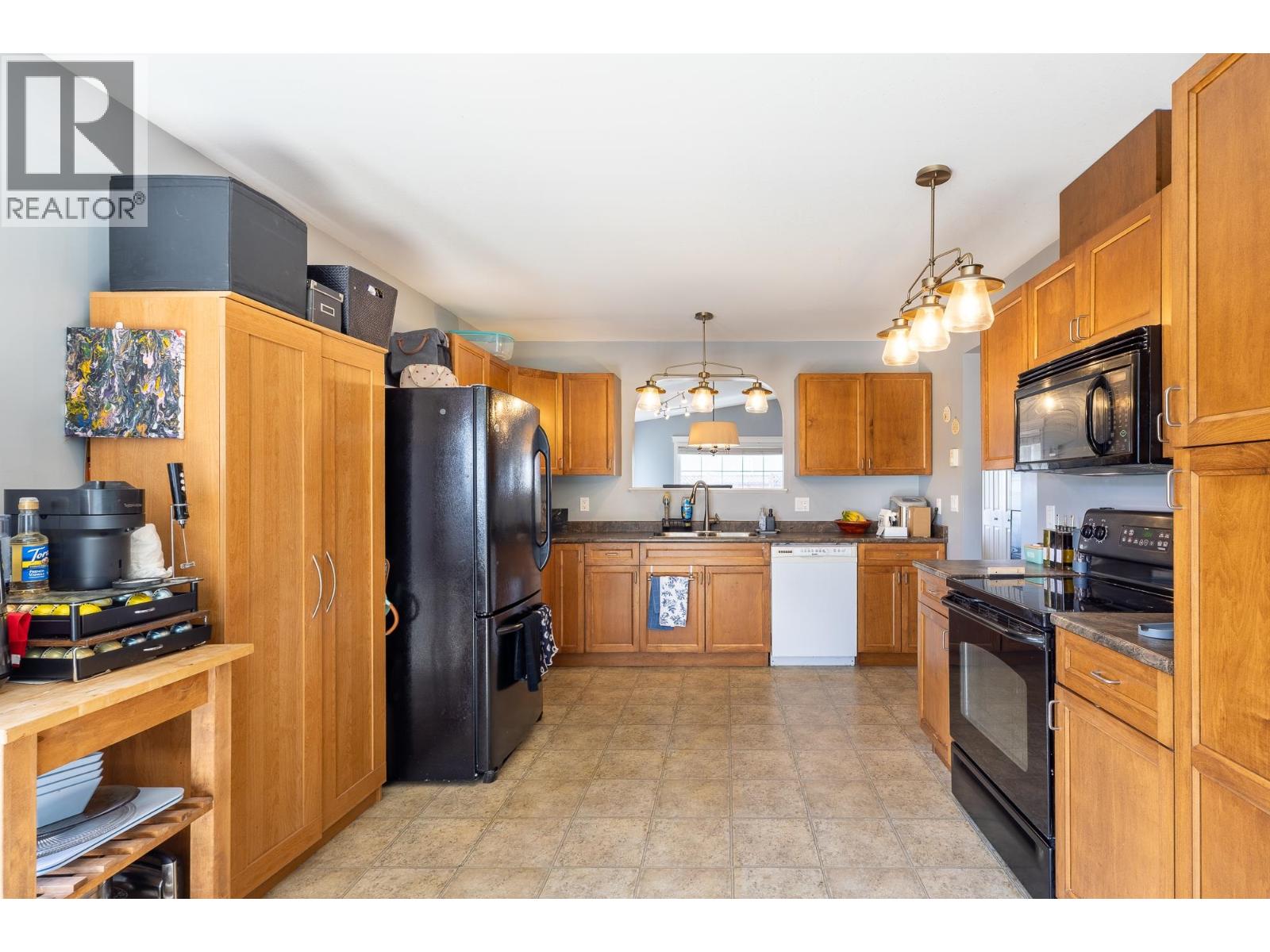 5708 Louise Way, Sechelt, British Columbia  V7Z 0N5 - Photo 11 - R3108374