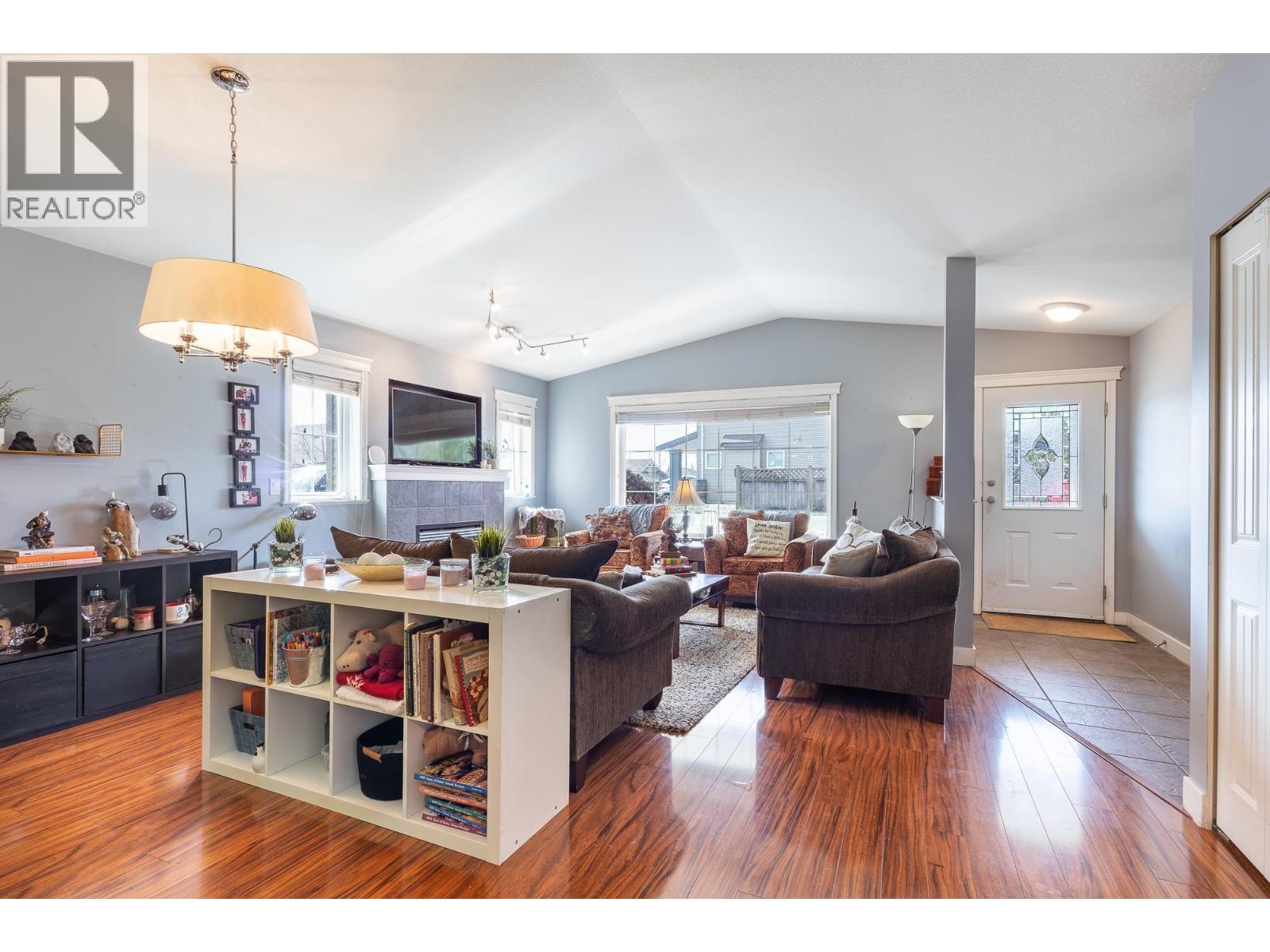 5708 Louise Way, Sechelt, British Columbia  V7Z 0N5 - Photo 5 - R3108374