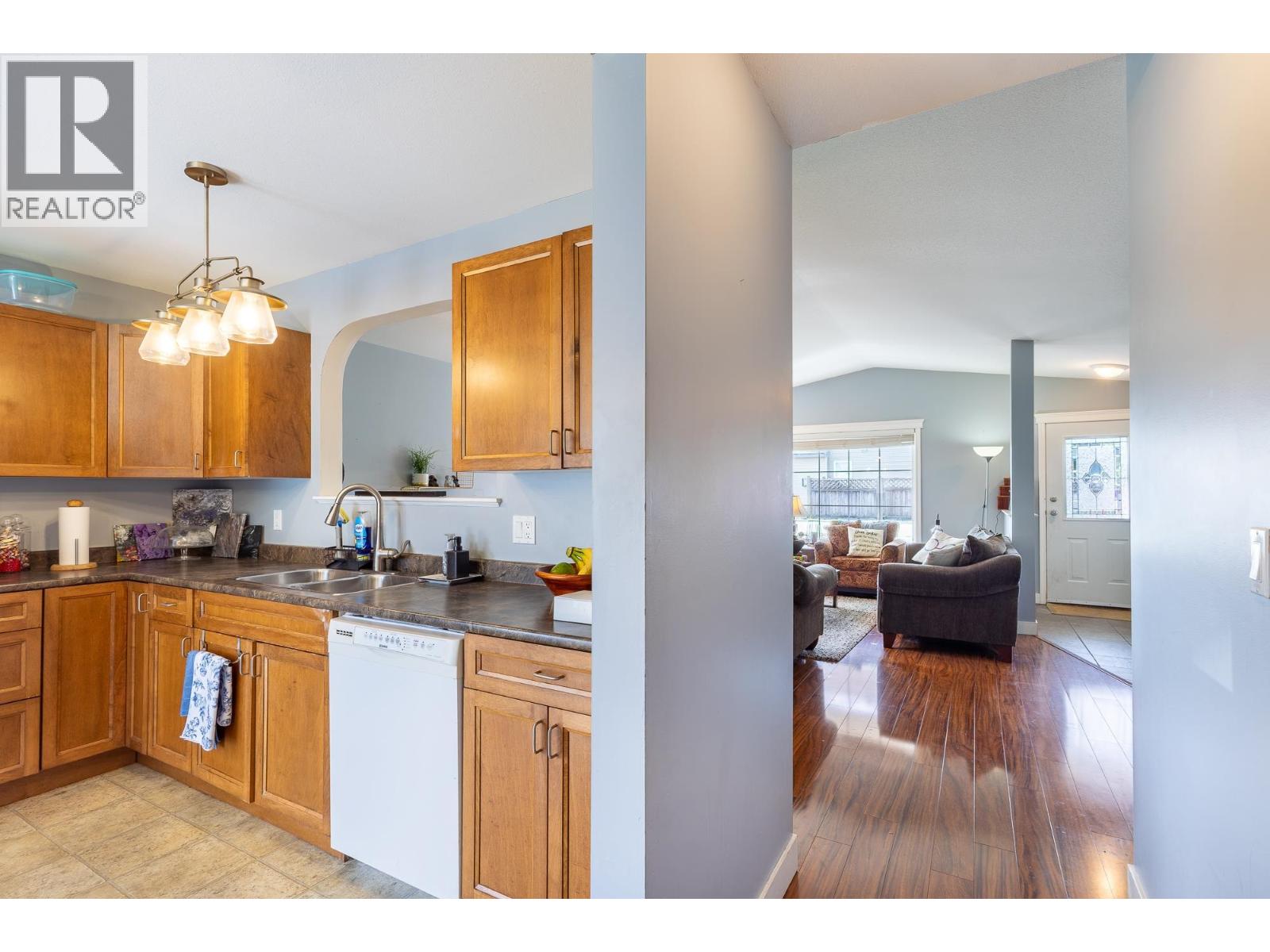 5708 Louise Way, Sechelt, British Columbia  V7Z 0N5 - Photo 7 - R3108374