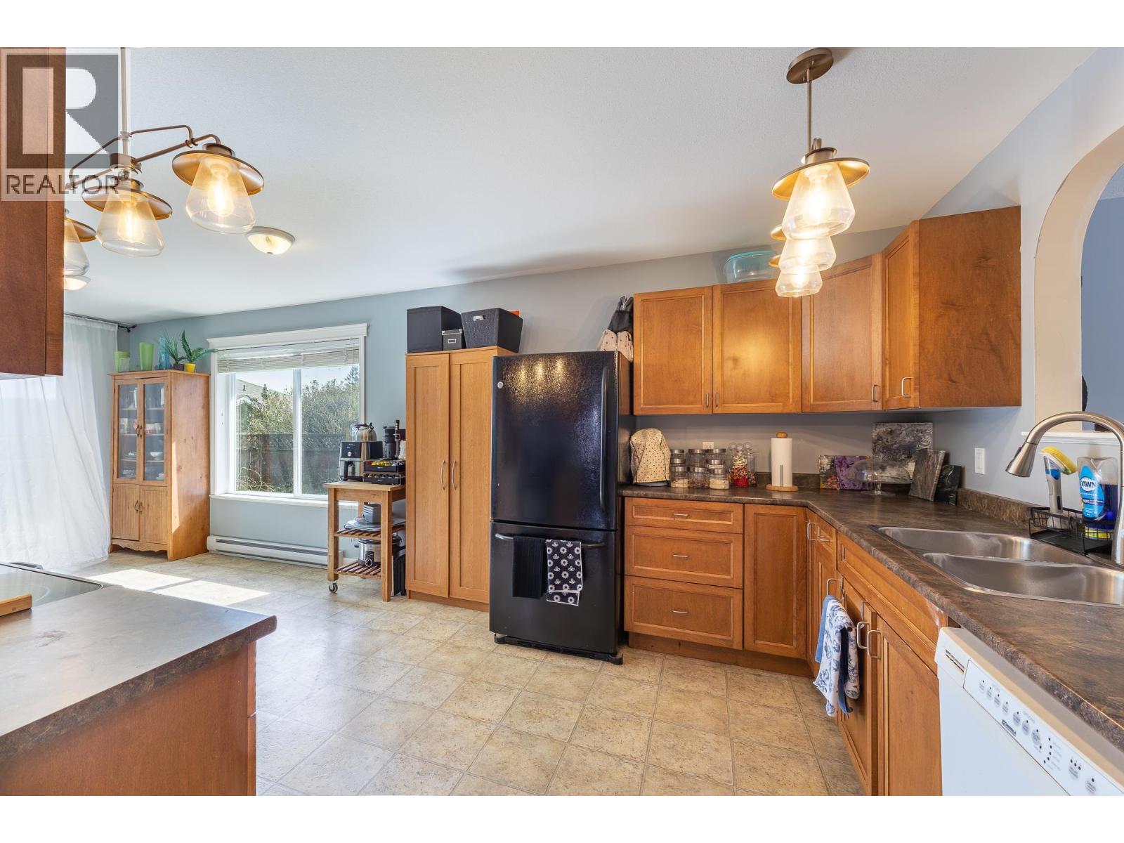 5708 Louise Way, Sechelt, British Columbia  V7Z 0N5 - Photo 8 - R3108374