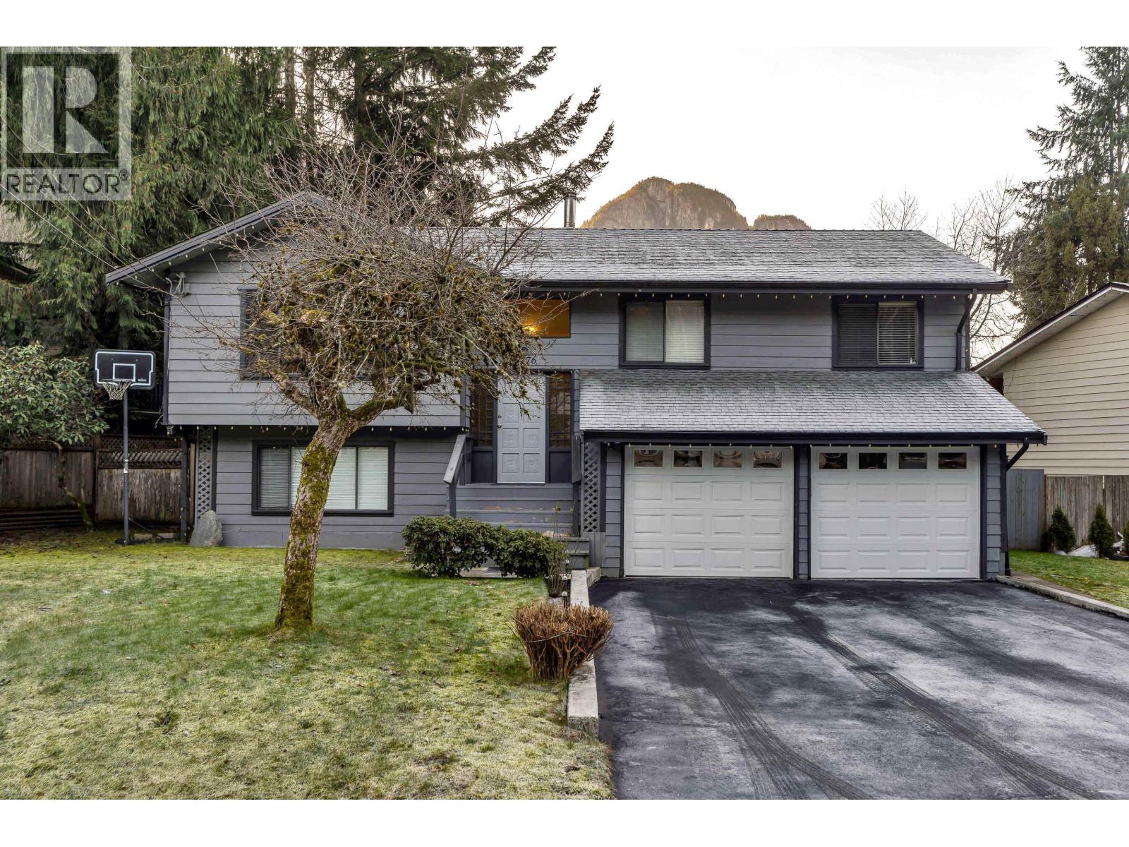 38276 Myrtlewood Crescent, Squamish, British Columbia  V8B 0W4 - Photo 2 - R3108397