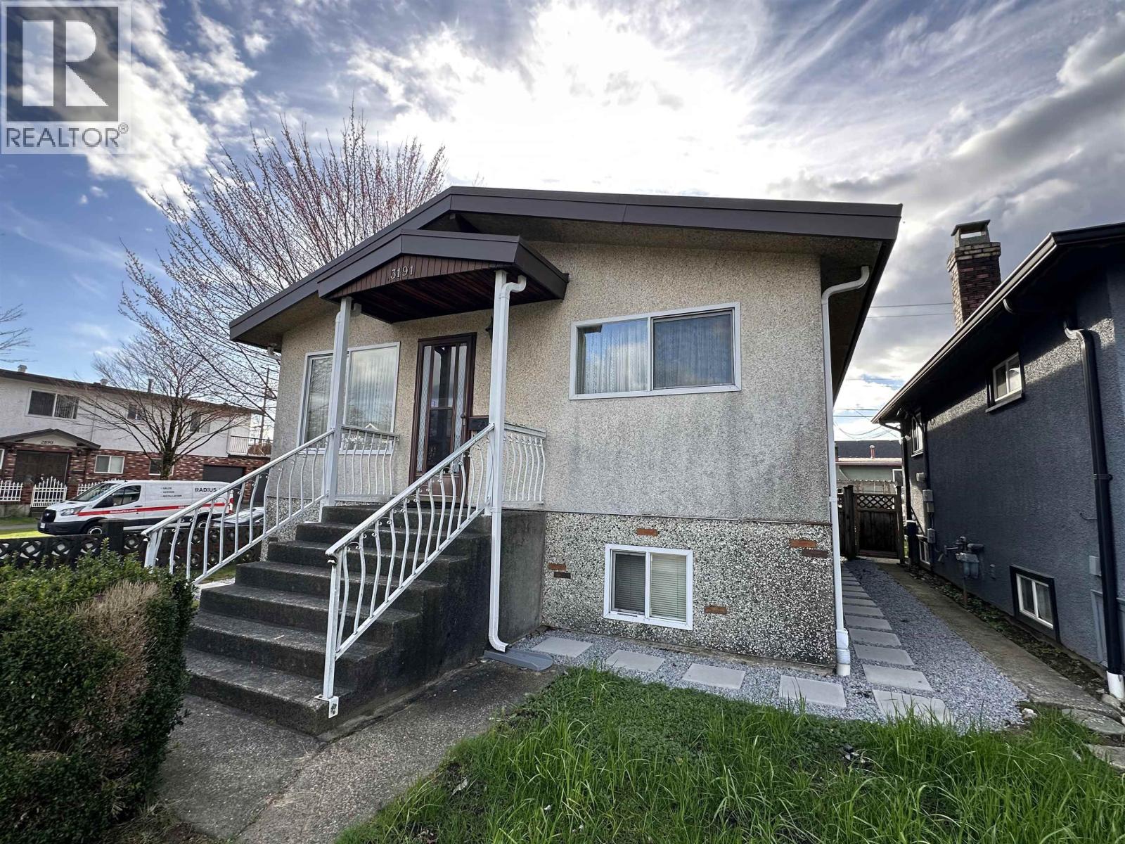 3191 Renfrew Street, Vancouver, British Columbia  V5M 3K9 - Photo 3 - R3108404