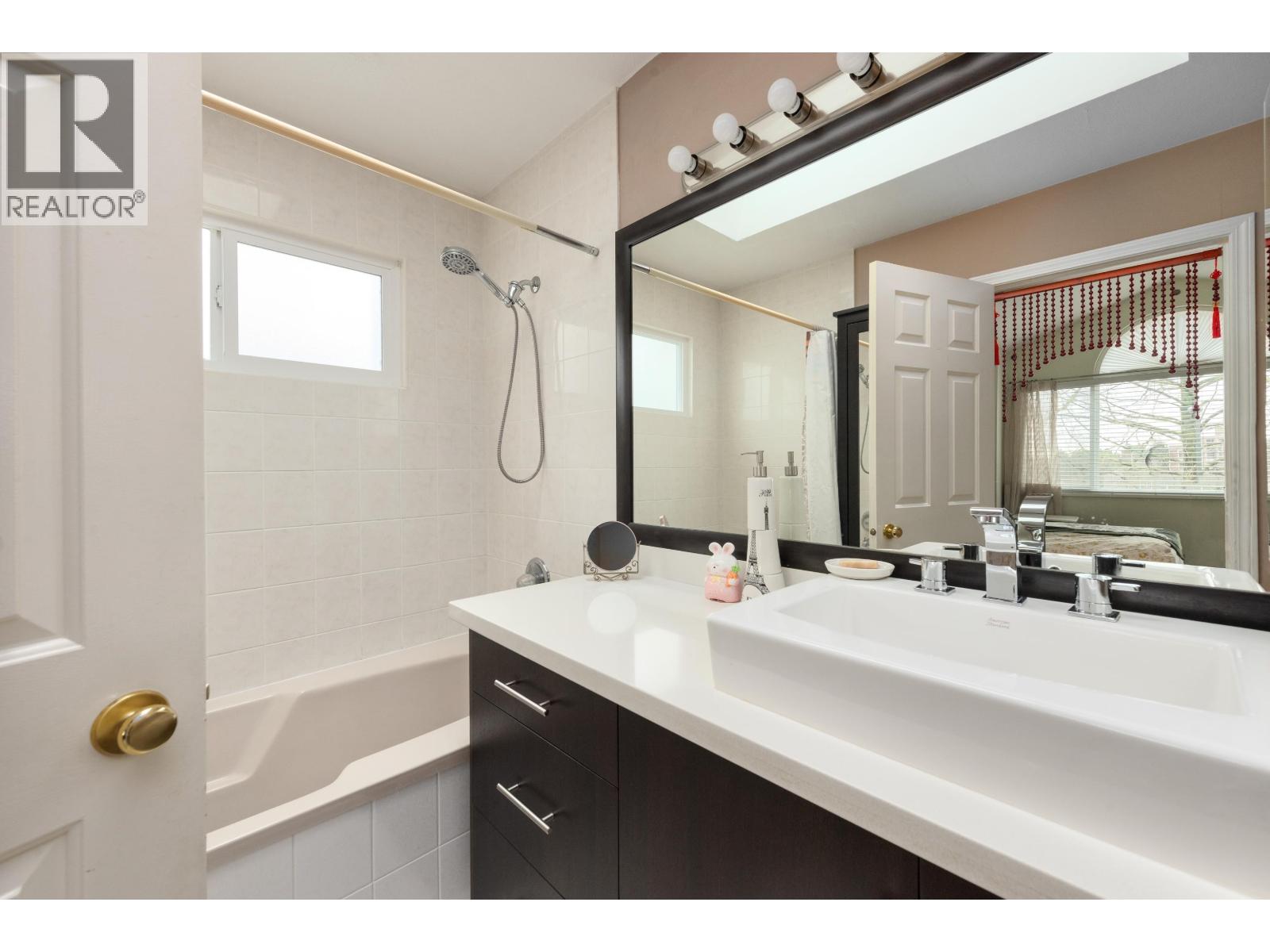 5756 Kerr Street, Vancouver, British Columbia  V5R 4B7 - Photo 14 - R3108468