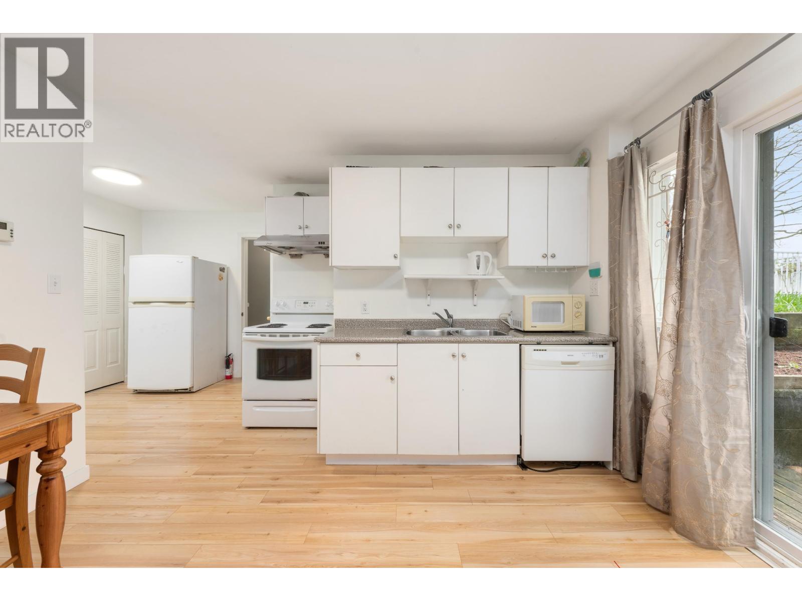 5756 Kerr Street, Vancouver, British Columbia  V5R 4B7 - Photo 19 - R3108468