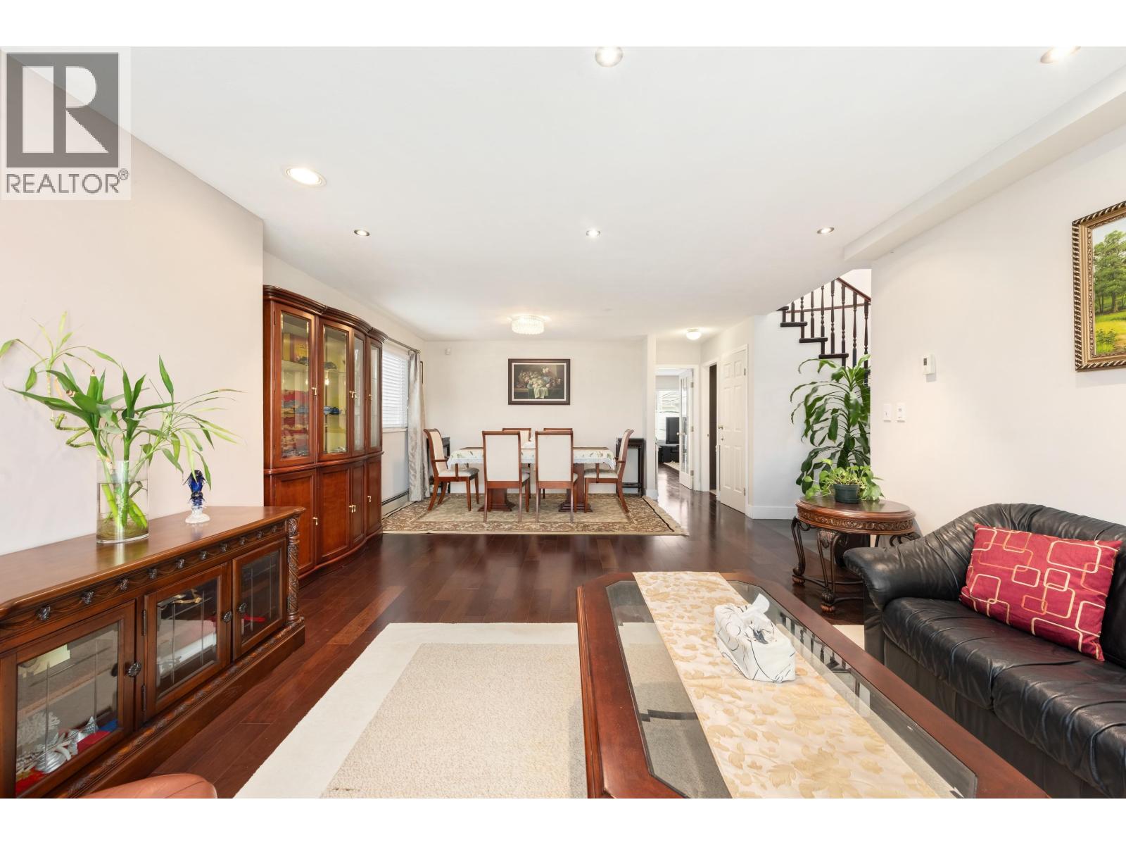 5756 Kerr Street, Vancouver, British Columbia  V5R 4B7 - Photo 4 - R3108468