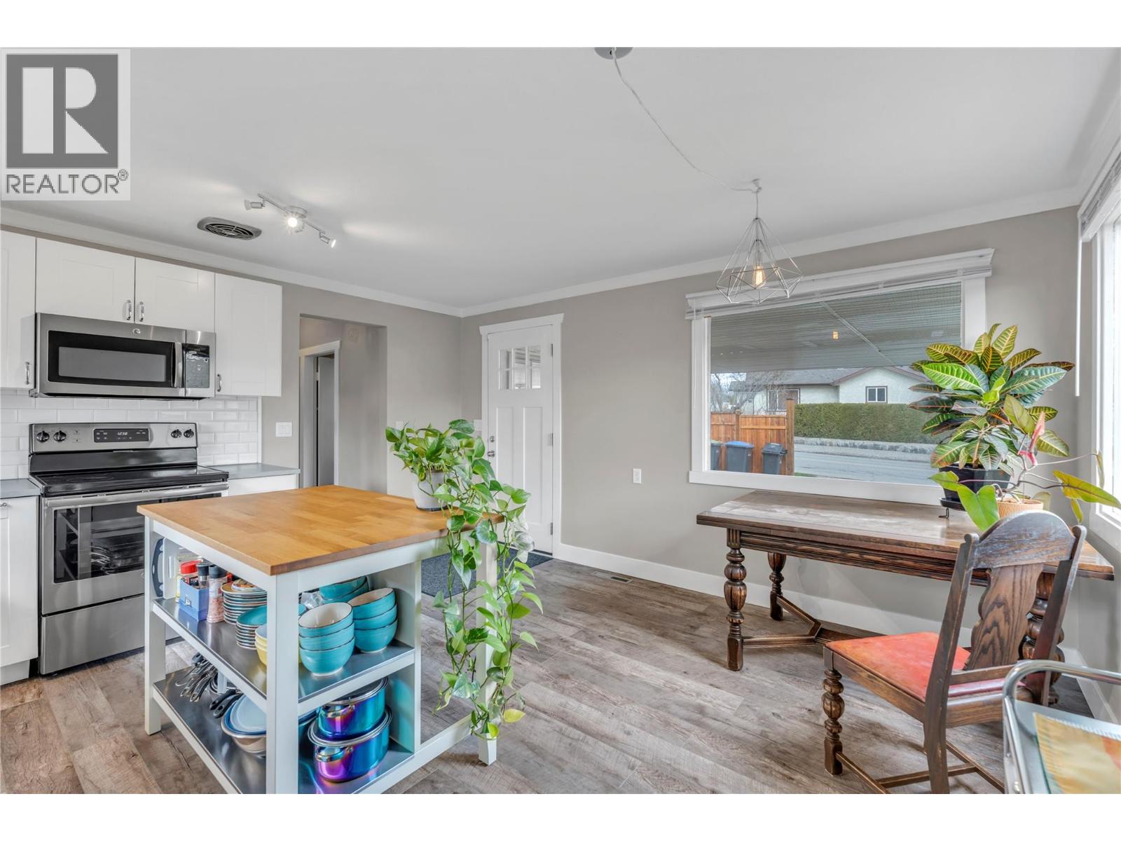 5899 Okanagan Street, Oliver, British Columbia  V0H 1T0 - Photo 8 - 10382558