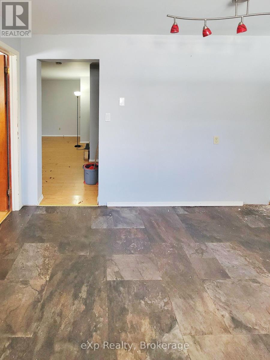 920 5th Avenue E, Owen Sound, Ontario  N4K 2S2 - Photo 39 - X12854800