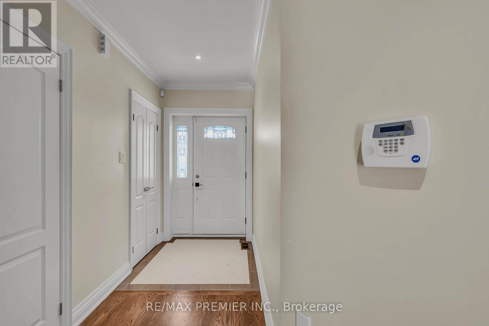 215 Grace Street, Toronto, Ontario  M6G 3A7 - Photo 4 - C12971848