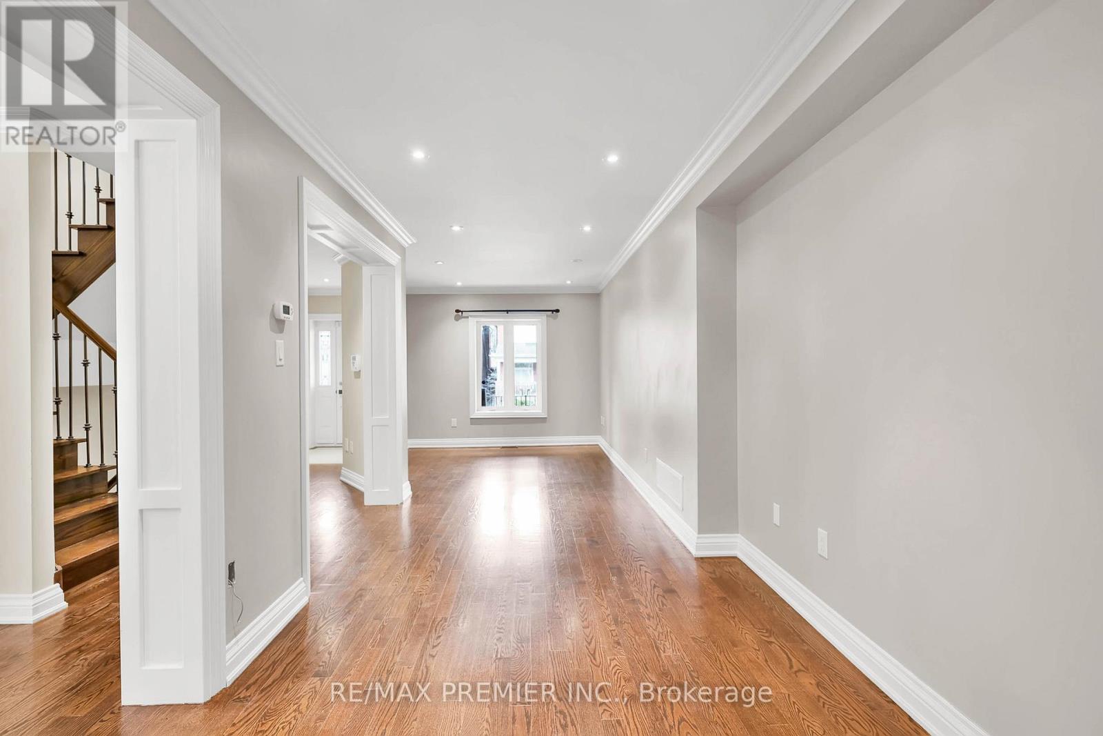 215 Grace Street, Toronto, Ontario  M6G 3A7 - Photo 5 - C12971848