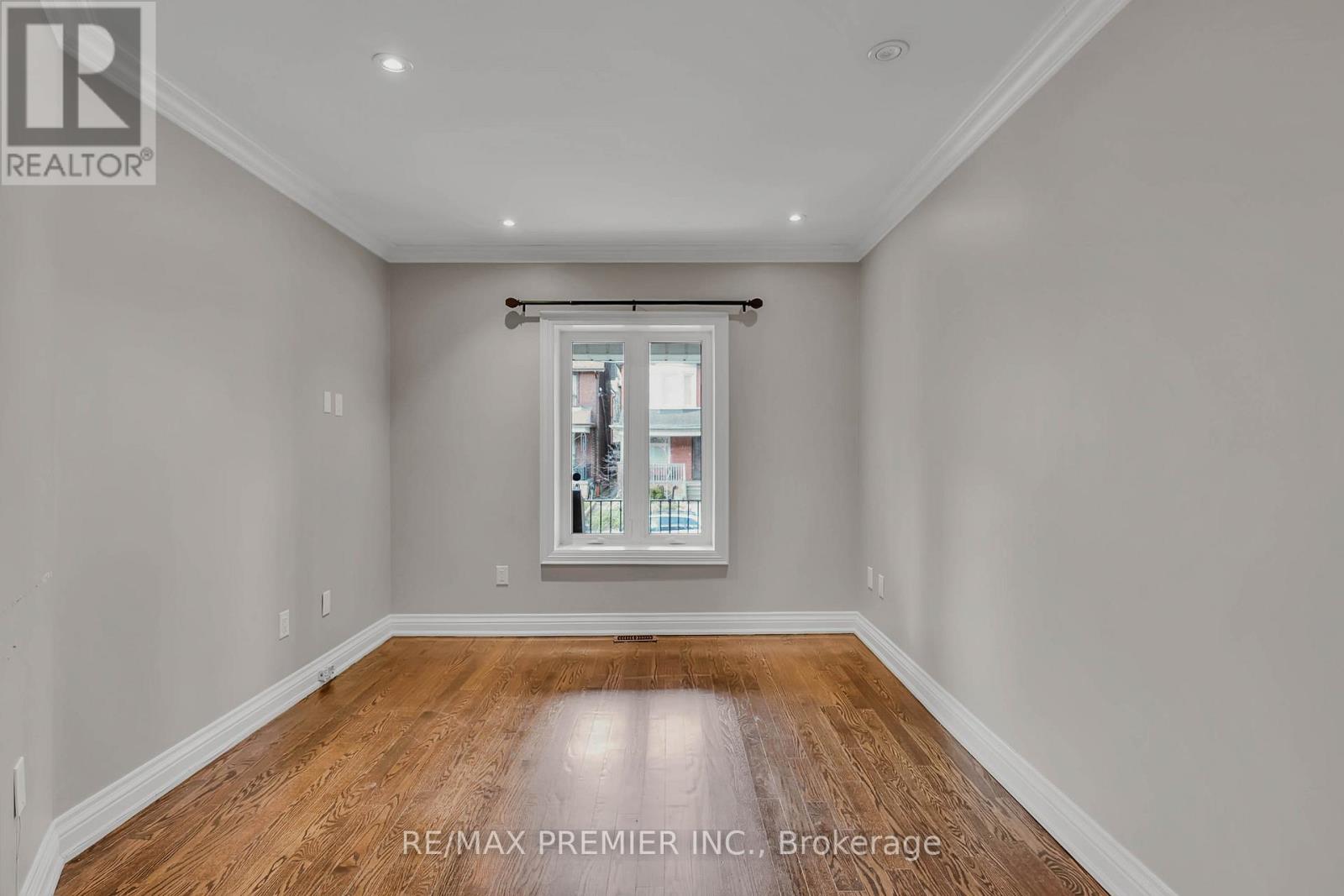 215 Grace Street, Toronto, Ontario  M6G 3A7 - Photo 6 - C12971848