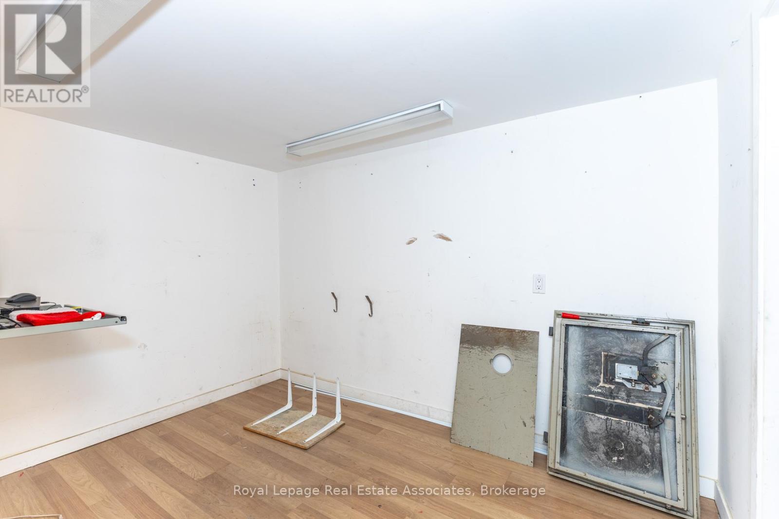 309 Augusta Avenue, Toronto, Ontario  M5T 2M2 - Photo 17 - C12971852