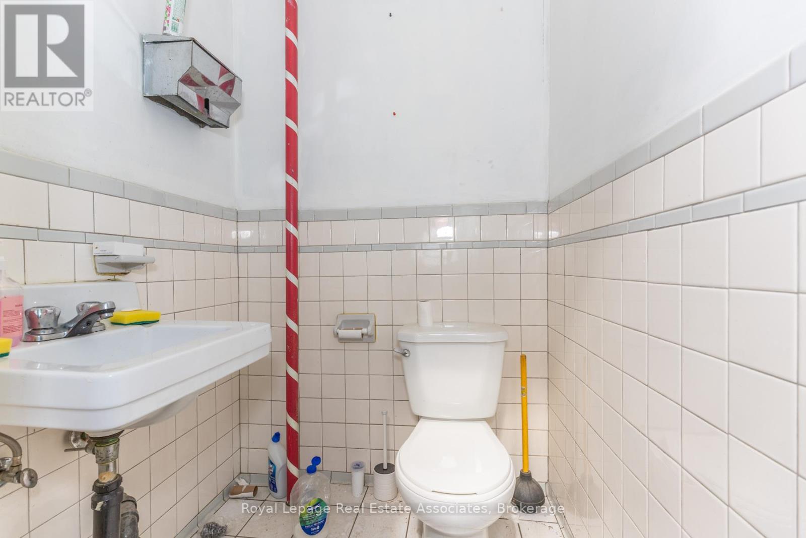 309 Augusta Avenue, Toronto, Ontario  M5T 2M2 - Photo 18 - C12971852