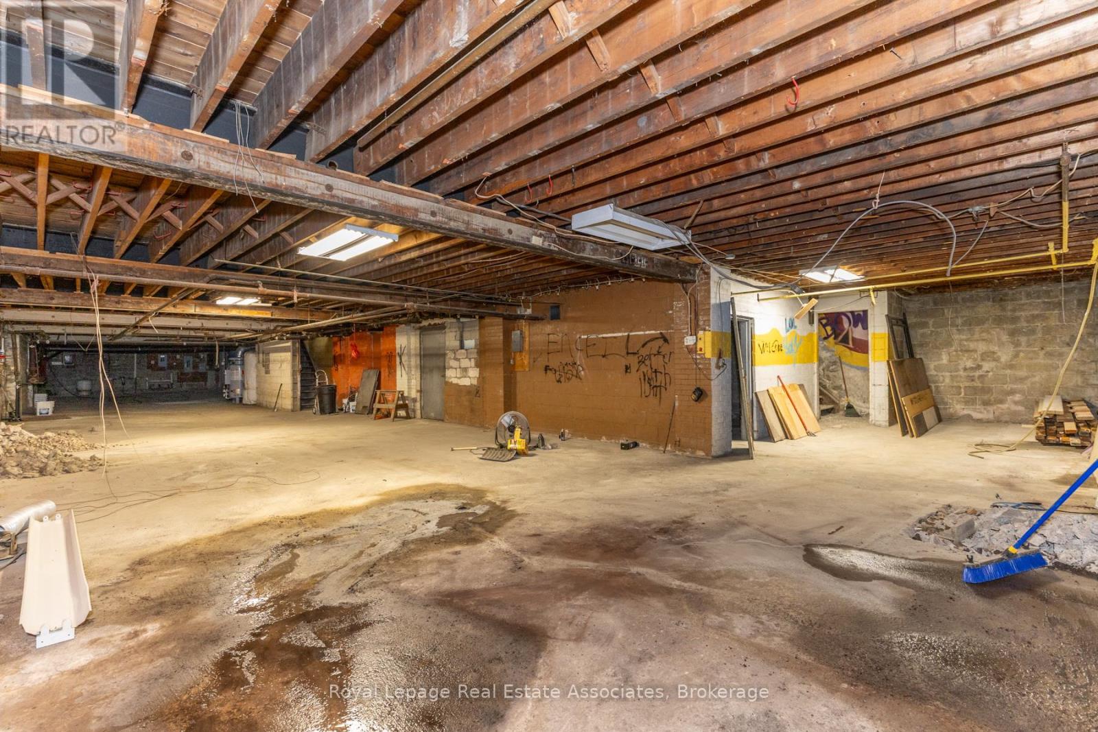 309 Augusta Avenue, Toronto, Ontario  M5T 2M2 - Photo 24 - C12971852