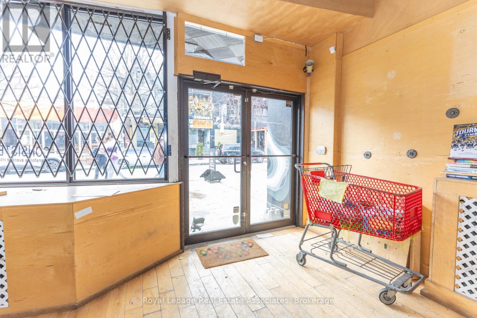 309 Augusta Avenue, Toronto, Ontario  M5T 2M2 - Photo 4 - C12971852