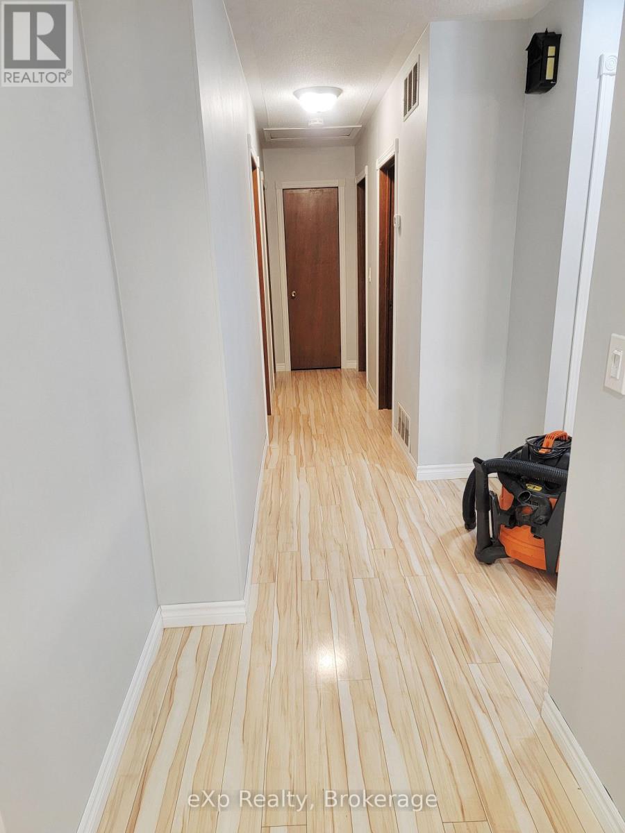 920 5th Avenue E, Owen Sound, Ontario  N4K 2S2 - Photo 8 - X12854800