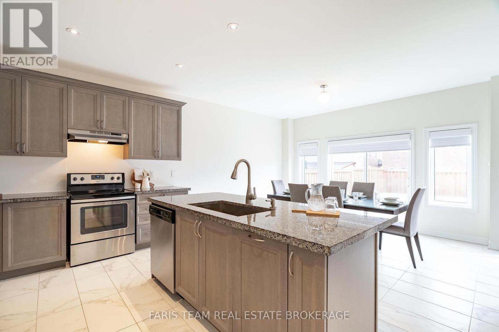 1559 Farrow Crescent, Innisfil, Ontario  L9S 0L6 - Photo 12 - N12942938