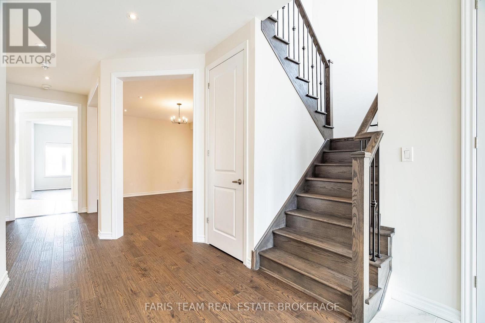 1559 Farrow Crescent, Innisfil, Ontario  L9S 0L6 - Photo 22 - N12942938