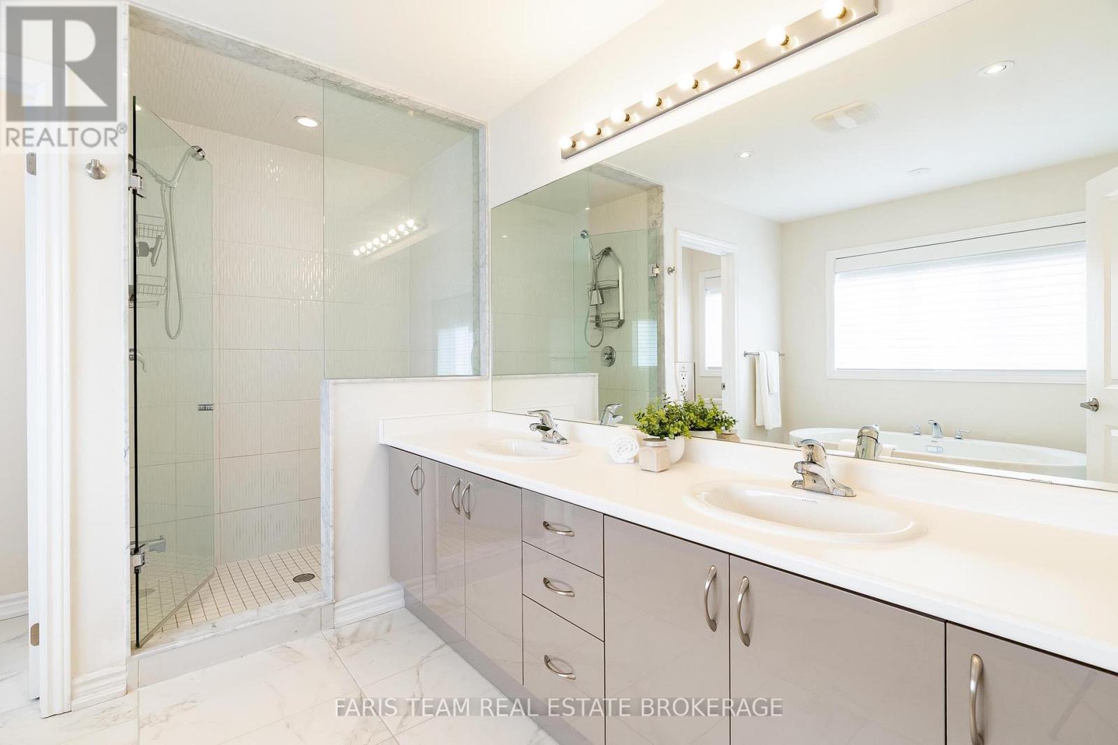 1559 Farrow Crescent, Innisfil, Ontario  L9S 0L6 - Photo 26 - N12942938