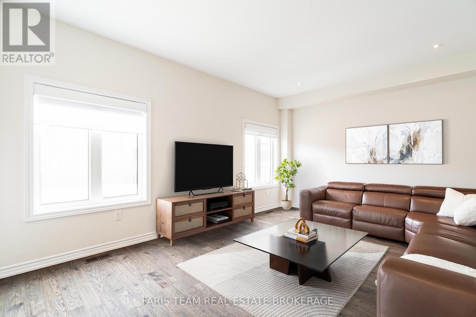 1559 Farrow Crescent, Innisfil, Ontario  L9S 0L6 - Photo 18 - N12942938