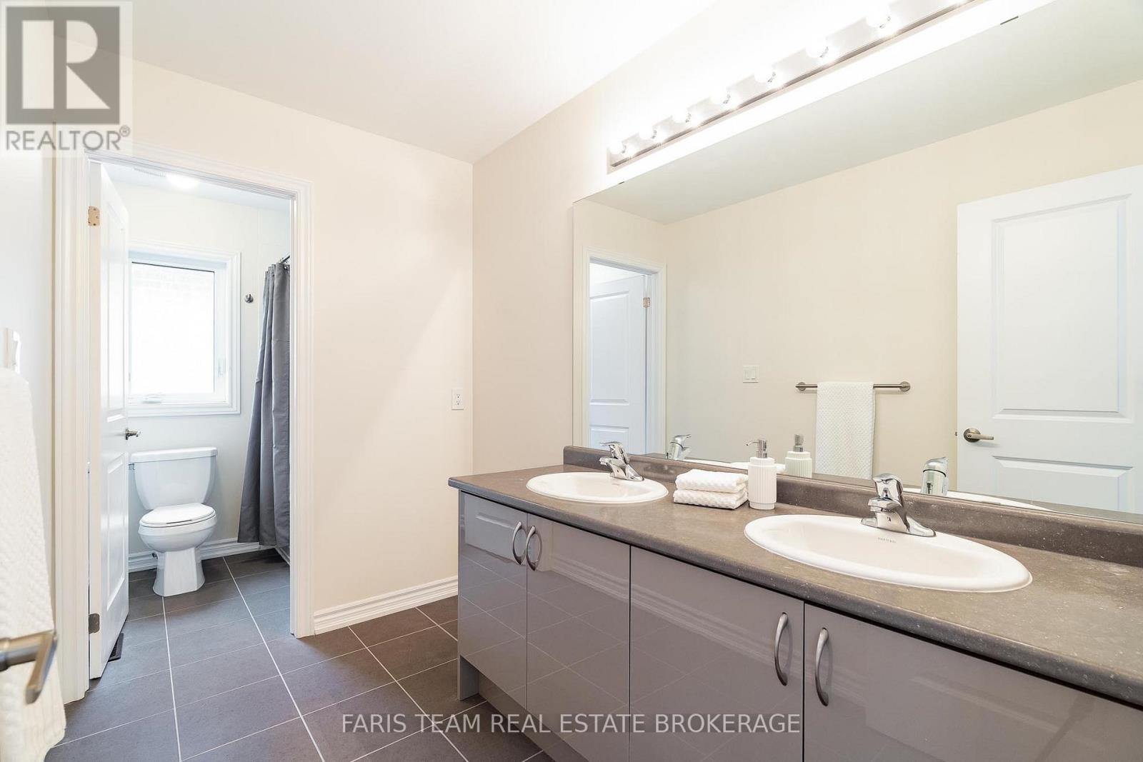 1559 Farrow Crescent, Innisfil, Ontario  L9S 0L6 - Photo 37 - N12942938