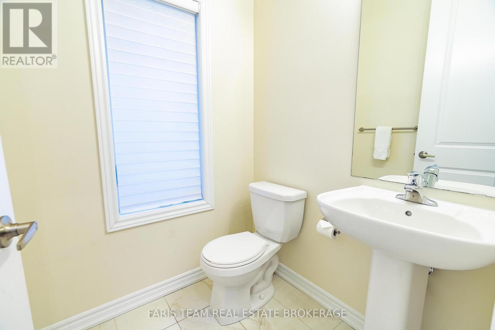 1559 Farrow Crescent, Innisfil, Ontario  L9S 0L6 - Photo 21 - N12942938